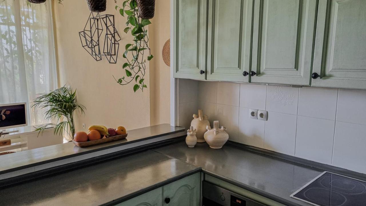 Cocina encimera con decoración